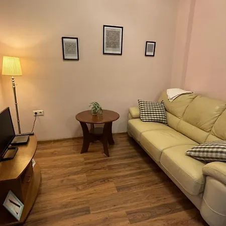 Διαμέρισμα Quiet 2 Bedrooms Downtown *