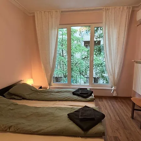 Διαμέρισμα Quiet 2 Bedrooms Downtown *