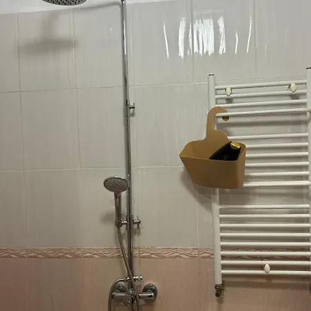 Quiet 2 Bedrooms Downtown Lejlighed
